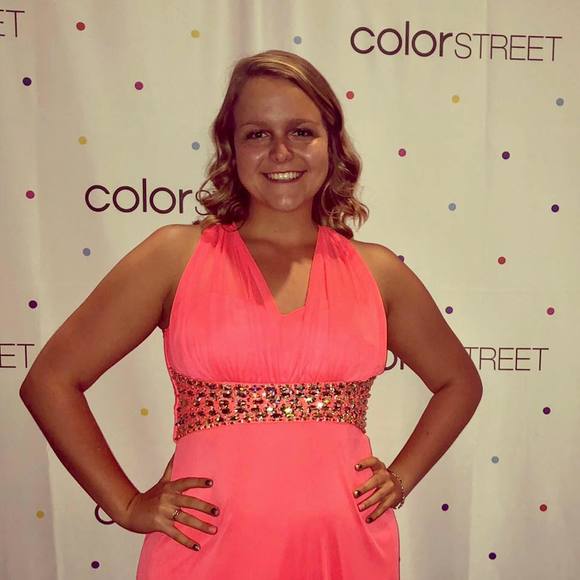 Meet your Posher, Allison - Picture 1 of 1